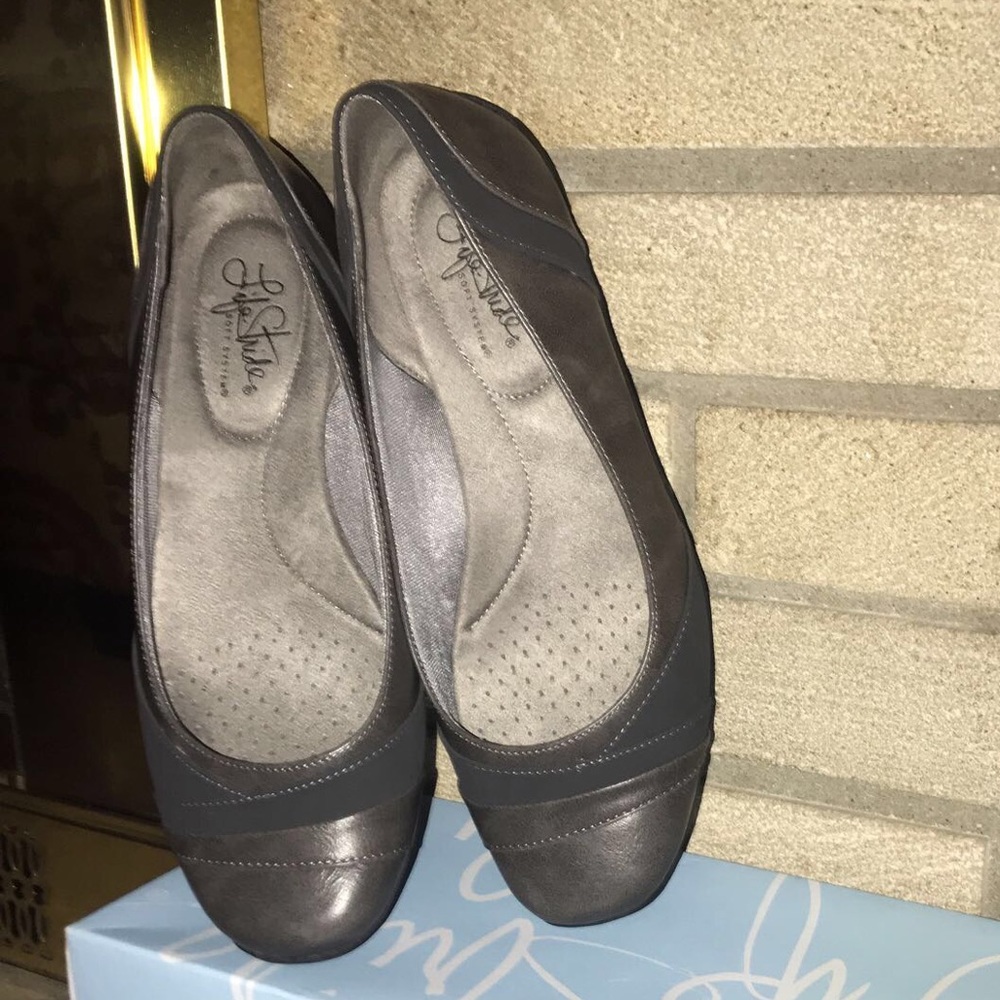 Women’s LifeStride Dig Flats